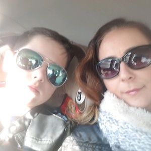 Meet your Posher, Azra